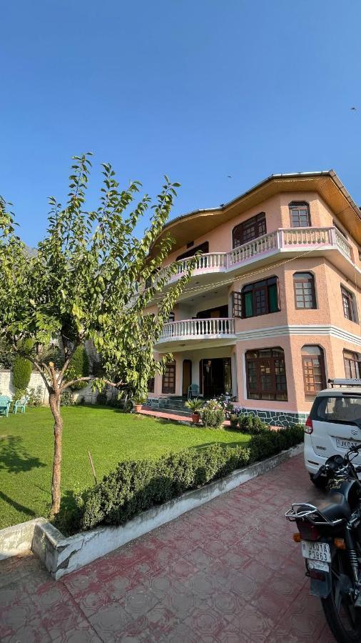 Dilaram Guest House Srīnagar Exterior foto