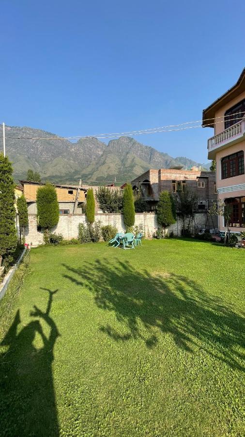 Dilaram Guest House Srīnagar Exterior foto